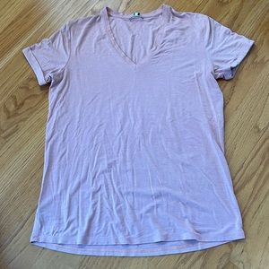 Kit and Ace vneck short sleeve tshirt peach size small